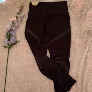 AERIE BLACK HIGH WAISTED LEGGINGS SIZE L
